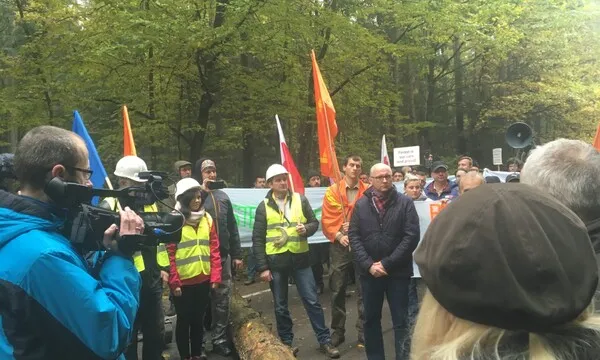 Protest mieszkańców w Puszczy Białowieskiej przeciw pseudo-ekologom