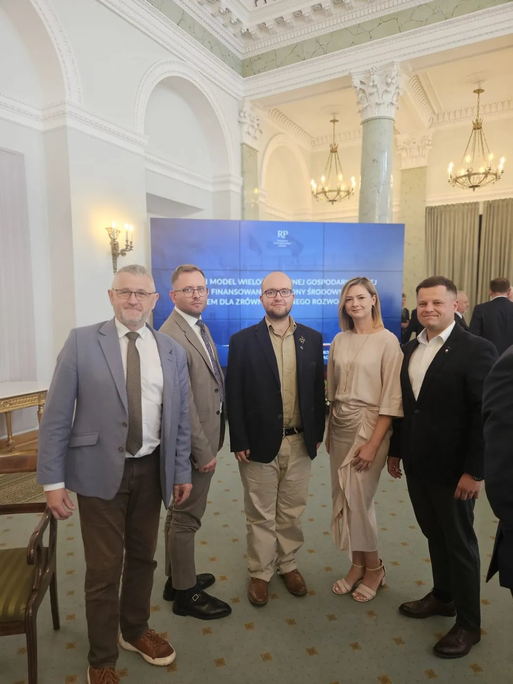 Przedstawiciele Stowarzyszenia Leśników i Właścicieli Lasów na konferencji